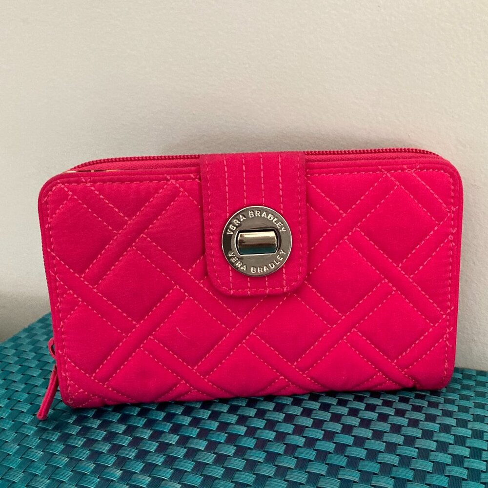 Vera Bradley NWOT Fuchsia Pink Quilted Turn-Lock & Zip Organizer Wallet